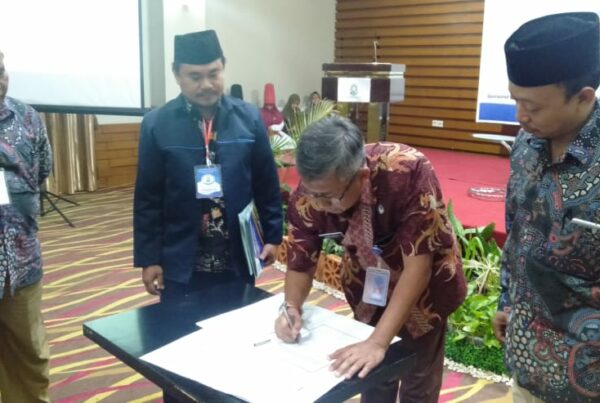 BNNK BATANG TANDA TANGANI MOU PERKULIAHAN DI IAIN PEKALONGAN