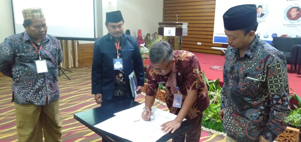 BNNK BATANG TANDA TANGANI MOU PERKULIAHAN DI IAIN PEKALONGAN BNNK BATANG TANDA TANGANI MOU PERKULIAHAN DI IAIN PEKALONGAN