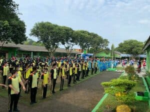 SOSIALISASI PESAN ANTI NARKOBA MELALUI OLAHRAGA SOSIALISASI PESAN ANTI NARKOBA MELALUI OLAHRAGA