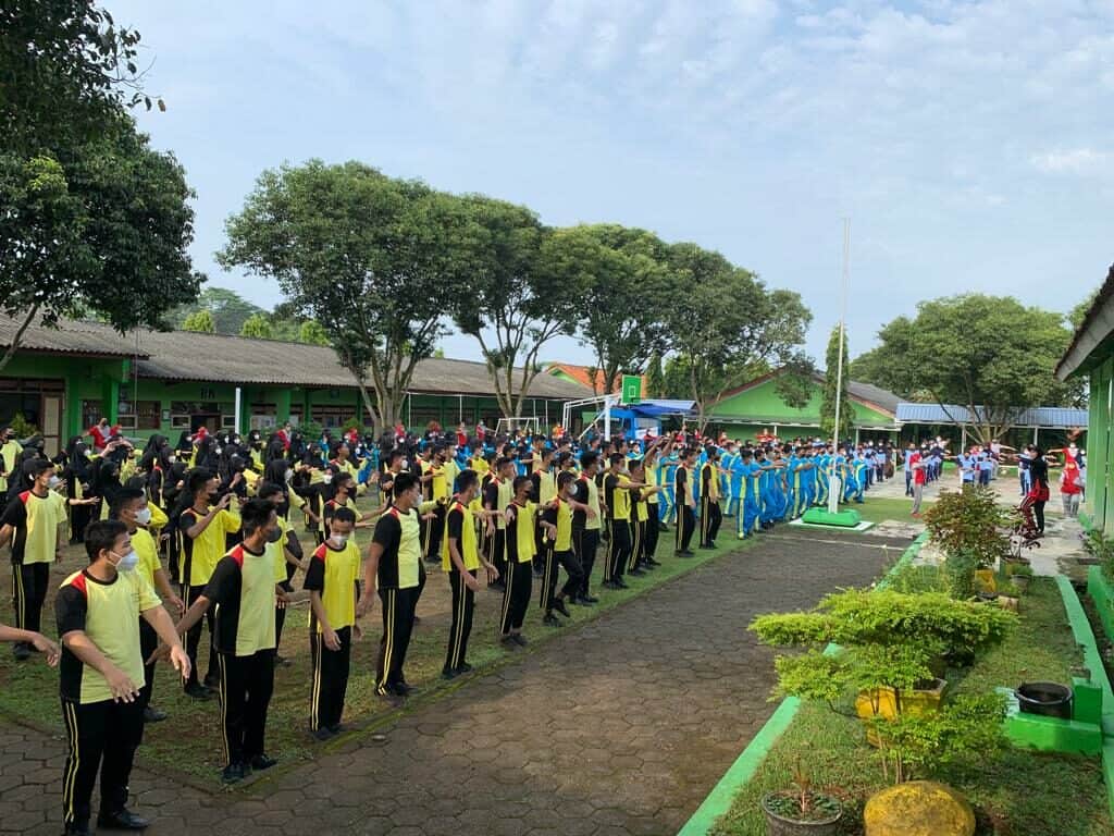 SOSIALISASI PESAN ANTI NARKOBA MELALUI OLAHRAGA SOSIALISASI PESAN ANTI NARKOBA MELALUI OLAHRAGA