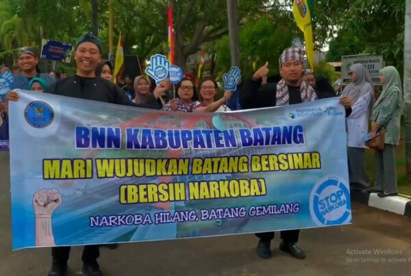 BNNK Batang Serukan Bahaya Narkoba melalui Kirab Budaya
