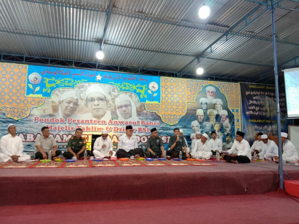 WARGA DESA KESESI DIBEKALI ILMU PENGETAHUAN MENGENAI BAHAYA NARKOBA WARGA DESA KESESI DIBEKALI ILMU PENGETAHUAN MENGENAI BAHAYA NARKOBA