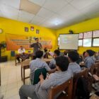 PELAJAR SMK YAPENDA 2 WIRADESA DIBEKALI ILMU PENGETAHUAN MENGENAI BAHAYA NARKOBA